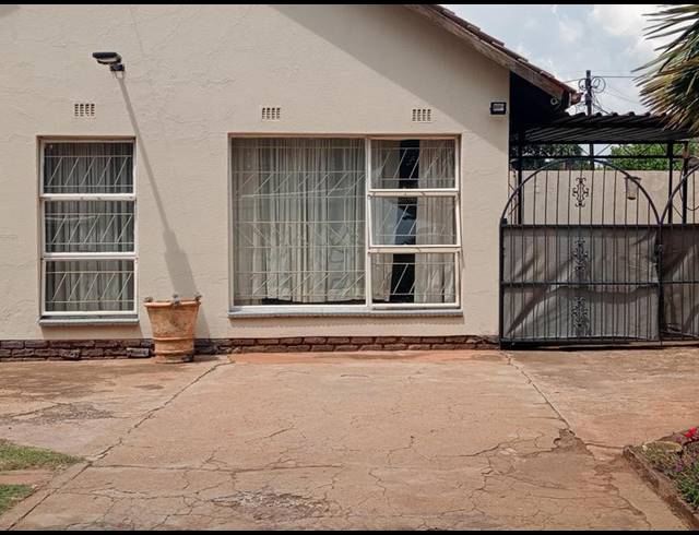 3 BEDROOM HOUSE FOR SALE IN CULEMBORG PARK